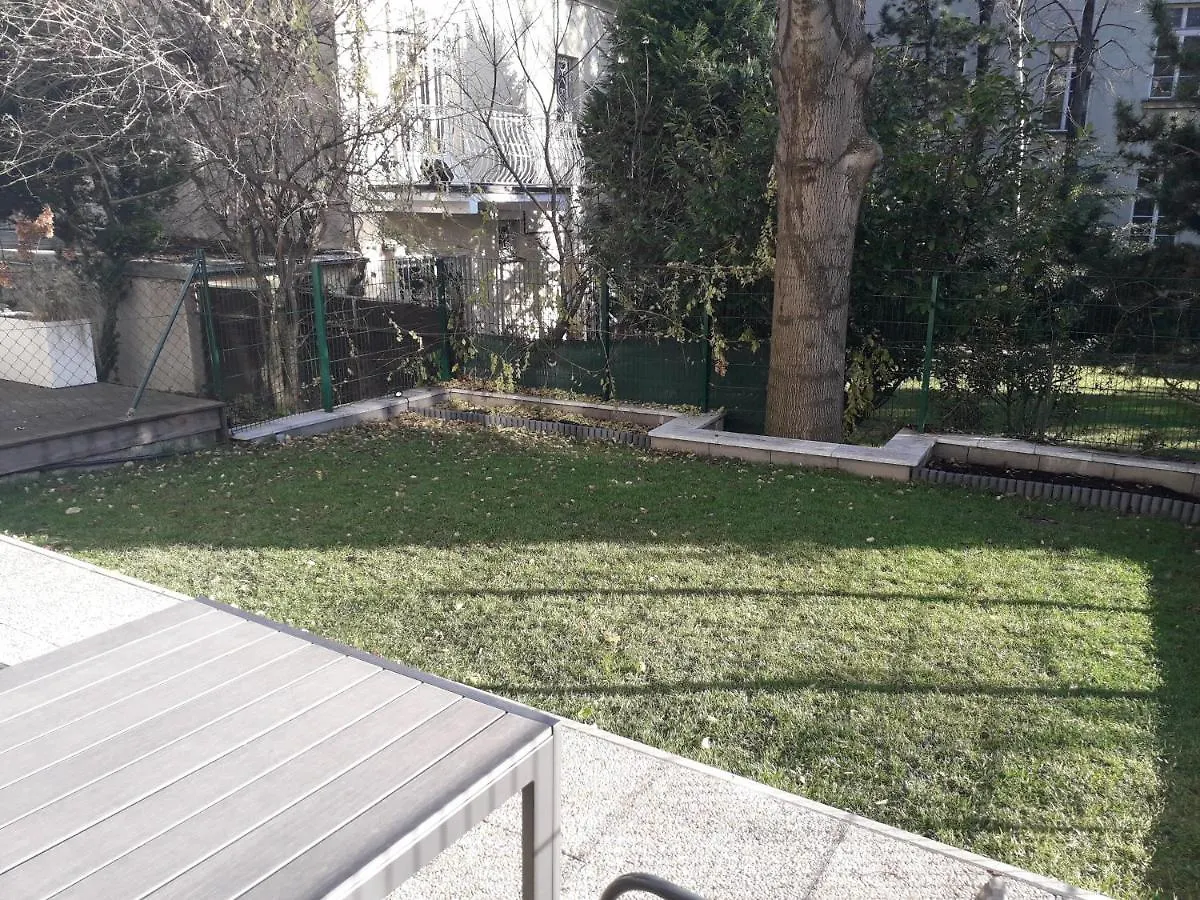 Cosy Flat In The Quiet Area With Own Garden, Free Parking And Direct Public Transport Link To The Centre Apartment Vienna Austria