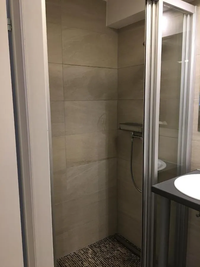 Cosy Flat In The Quiet Area With Own Garden, Free Parking And Direct Public Transport Link To The Centre Apartment Vienna