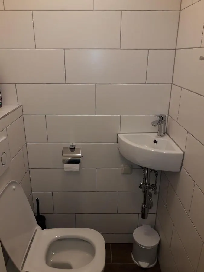 Cosy Flat In The Quiet Area With Own Garden, Free Parking And Direct Public Transport Link To The Centre Apartment Vienna Austria